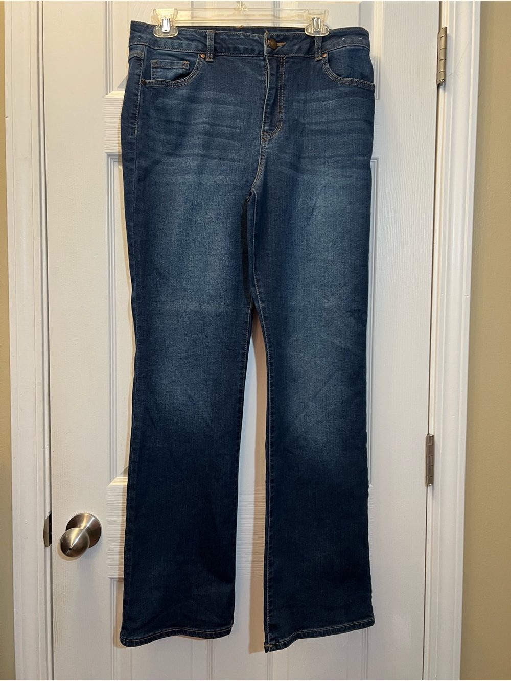 🦋 NWOT d. jeans Straight-Leg Midwash Women’s Jeans size 12